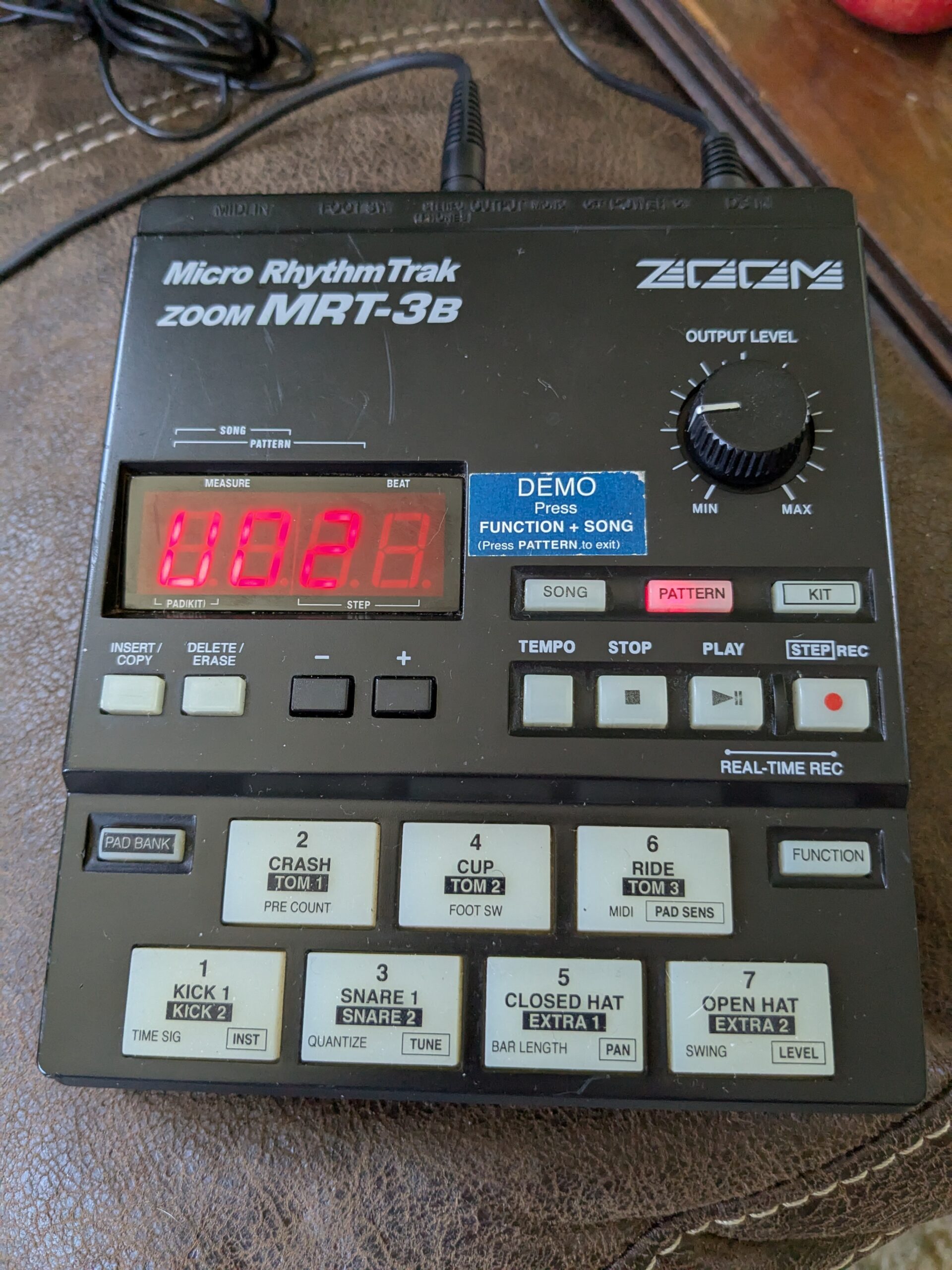 zoom MRT-3B drum machine